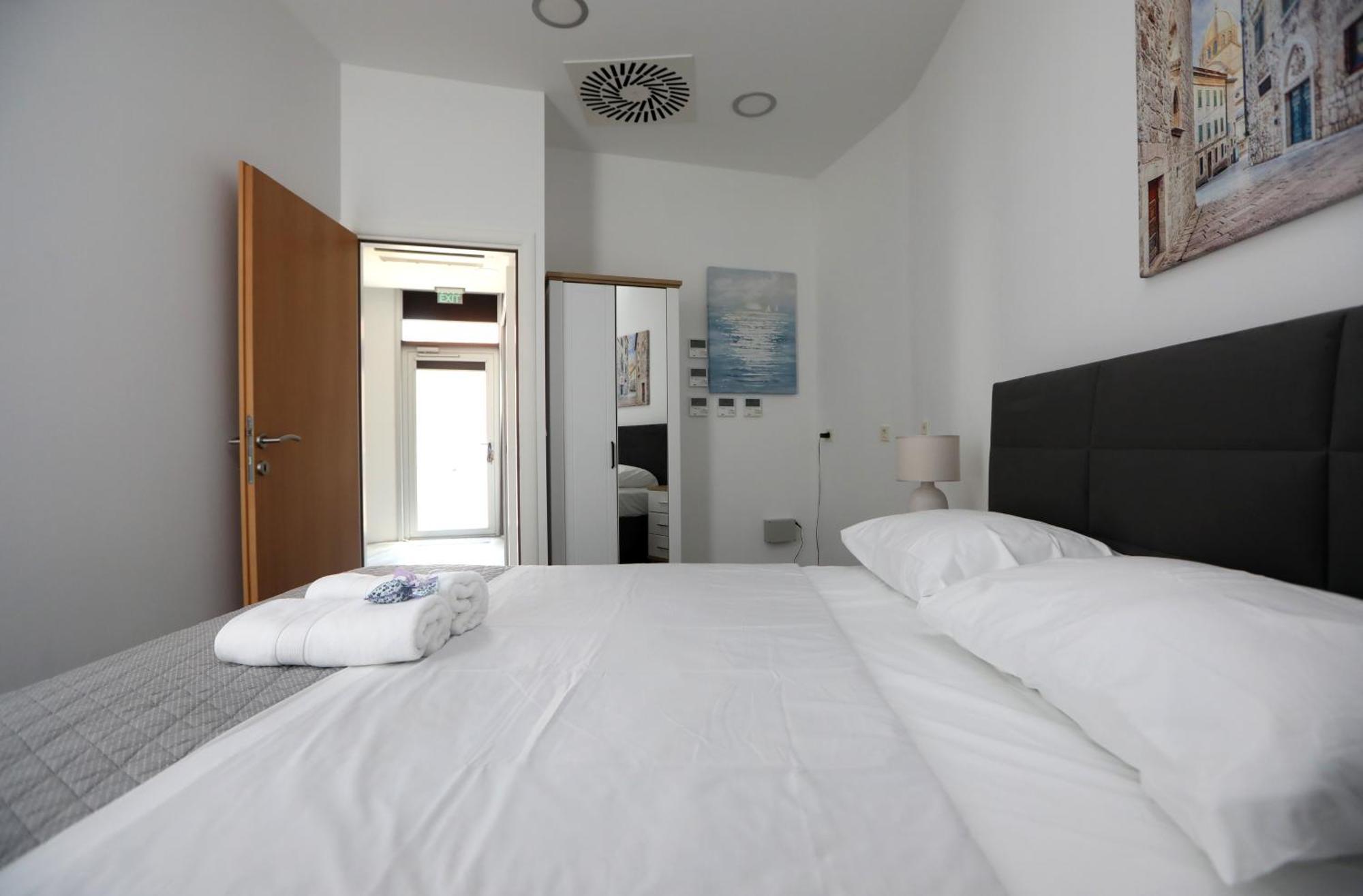 D R Apartments Šibenik Dış mekan fotoğraf