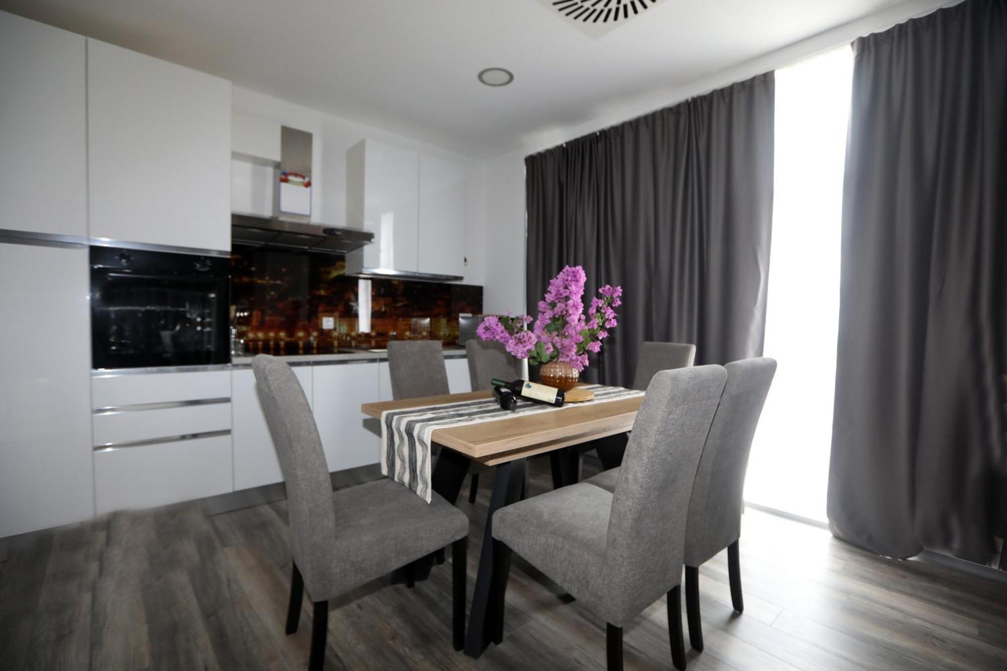 D R Apartments Šibenik Dış mekan fotoğraf